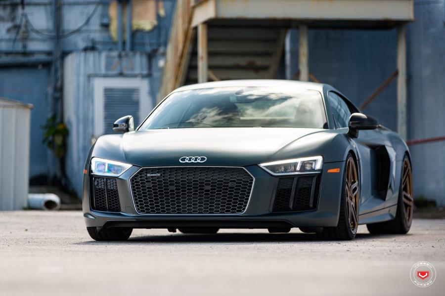  Audi R8 V10 on Vossen Wheels (HC-1) 2016 года  (фото 22 из 47)